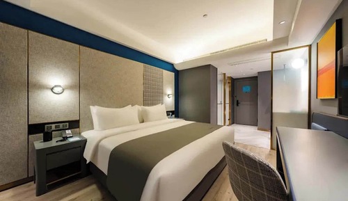 Premier Double Room, City View