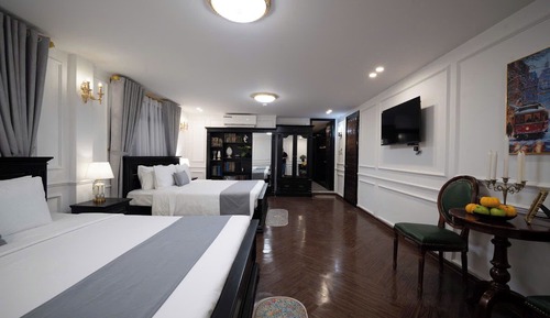 Deluxe Quadruple Room, City View