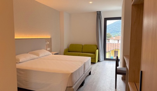 Superior Quadruple Room, Lake View