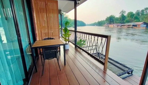 Deluxe Raft Room with Mountain and River View