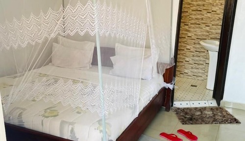 Deluxe Single Room, Balcony, Partial Lake View
