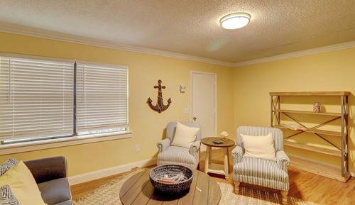 House (2 Bedrooms)