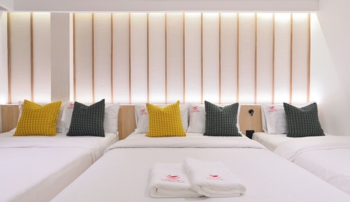 Family Room, Multiple Beds, City View