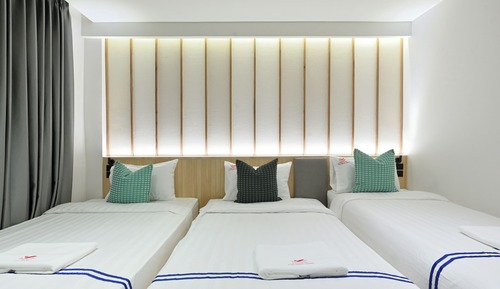 Deluxe Triple Room, City View