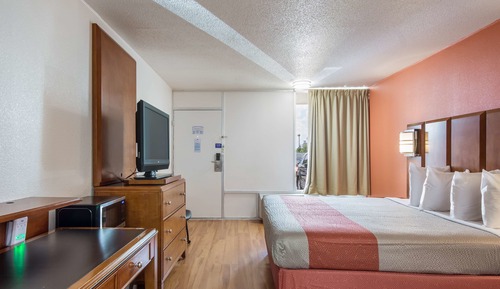 Standard Room, 1 King Bed, Smoking, Refrigerator & Microwave