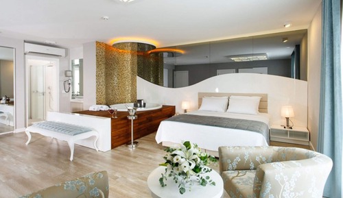 Luxury Suite