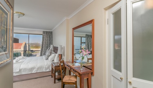 Room 6 - Junior Deluxe