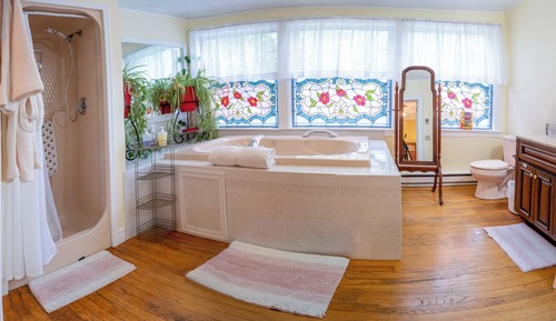 Premium Suite, 1 King Bed, Jetted Tub