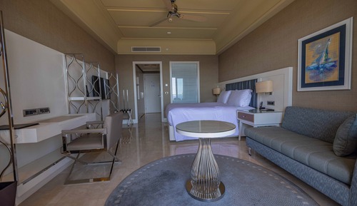 Deluxe Room, 1 King Bed, Sea View