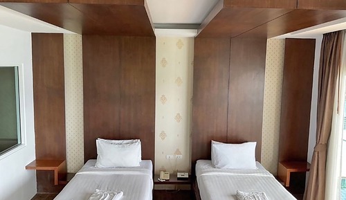 Luxury Twin Pool Sea View (3rd Floor)
