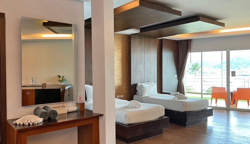 Luxury Twin Room, Sea View (4th & 5th Floor)