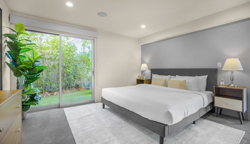 Luxury House, Multiple Beds, Pool Access, Pool View (Solara Point)