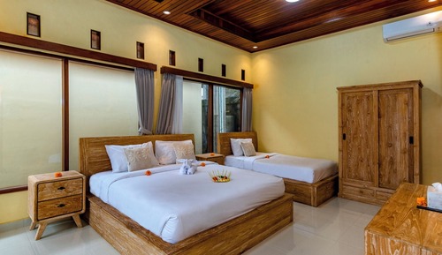 Deluxe Triple Room, Multiple Beds, Pool View