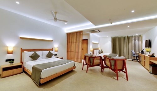 Hazel Suite, 1 King Bed & 1 Queen Bed