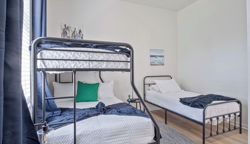 Apartment (3 Bedrooms)