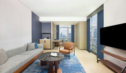 Executive Suite, 1 King Bed, City View