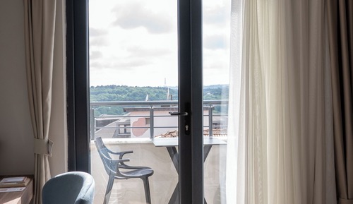 Deluxe Triple Room, Non Smoking, Valley View