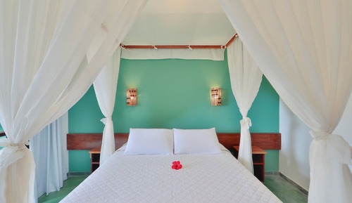Room, Sea View
