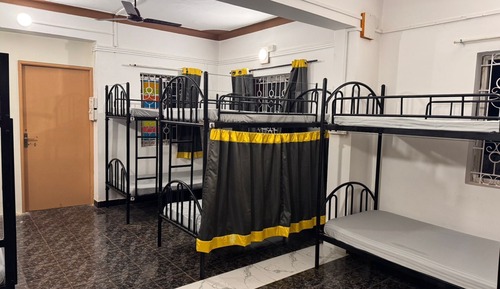 Private 6-Beded dorm