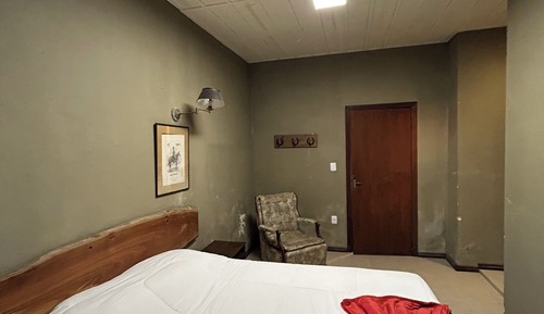 Standard Suite, Pool View