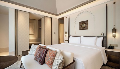 Crescent Spring King