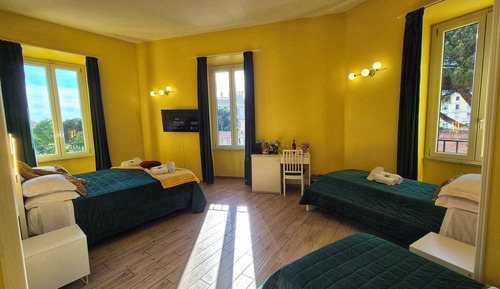 Luxury Quadruple Room, City View