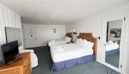 Basic Room, 2 Queen Beds, Partial Ocean View