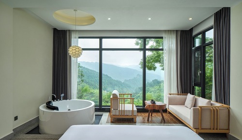 Basic Suite, Hill View