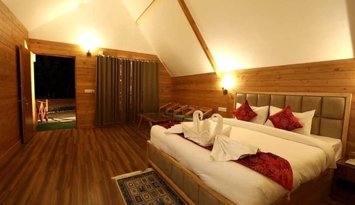 Traditional Studio Suite