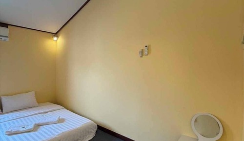 Basic Double Room, 1 King Bed