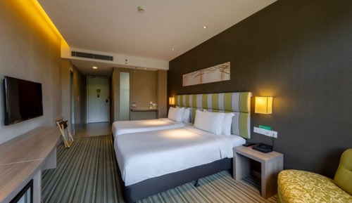 Signature Twin Room