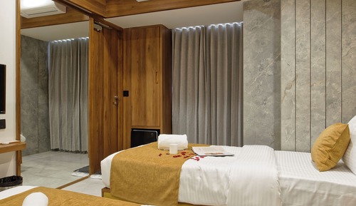 Basic Double or Twin Room, Non Smoking, City View