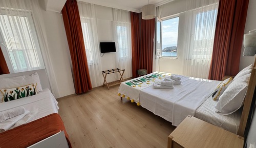 Standard Triple Room, Sea View