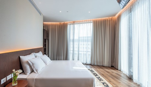 Deluxe Suite, City View