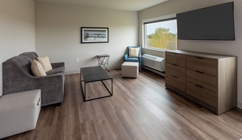 Studio, 1 King Bed (Extended Stay | Chair)