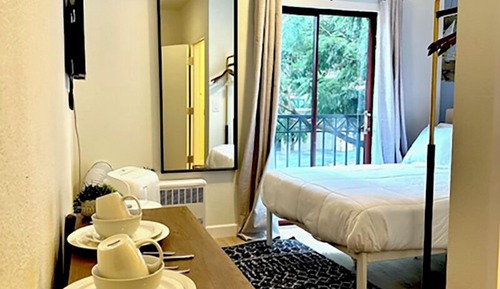 Full Bed Studio with Patio