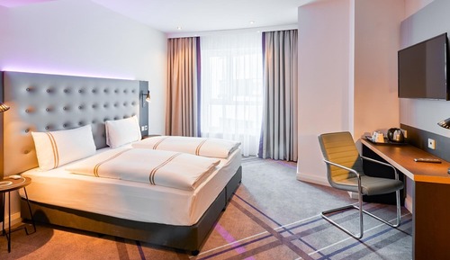 Twin Room, Roll-in Shower