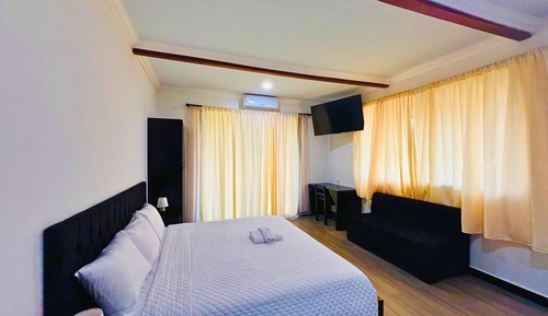 Superior Single Room, Balcony, Partial Lake View