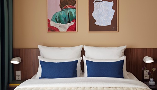 Large Studio with Kitchenette