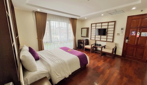 Executive Room, City View