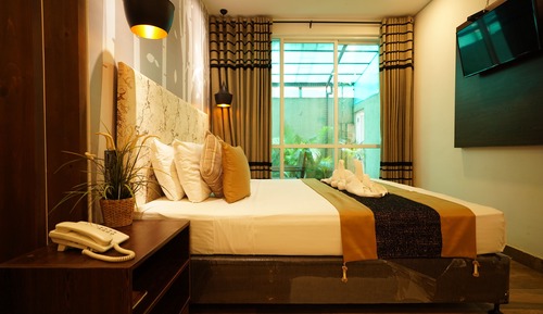 Luxury Suite, Balcony