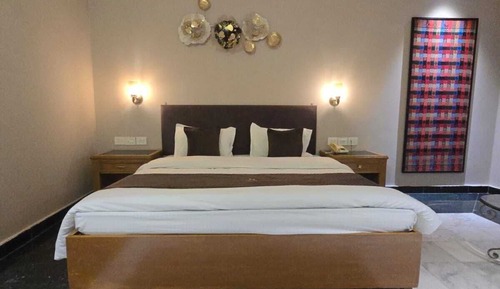 Day Use Room for 6 Hours strictly (12 PM - 6 PM)