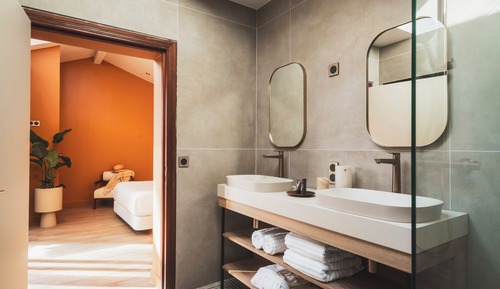 Superior Apartment, 2 Bedrooms, Pool View