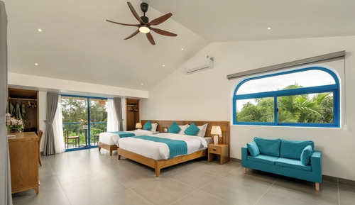 Grand Triple Room, Balcony, Partial Ocean View