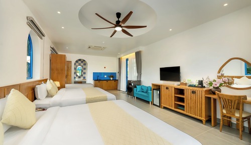 Grand Triple Room, Multiple Beds, Balcony, Pool View