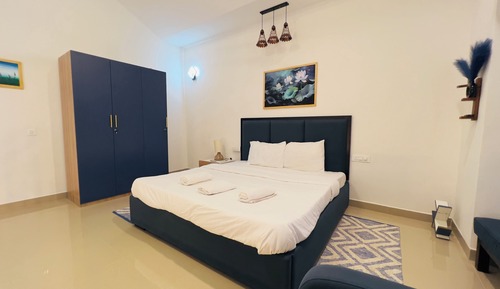 Studio Room