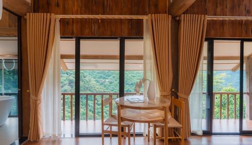 Premier Double Room, Bathtub, Lake View