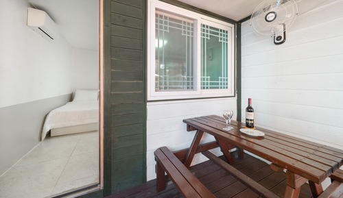 Basic Room, 1 Bedroom (Sapphire (Dog-friendly / Private BBQ))