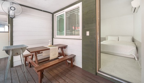 Basic Room, 1 Bedroom (Crystal (Dog-friendly / Private BBQ))