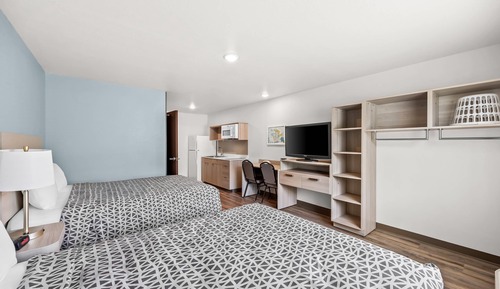 Suite, 2 Queen Beds, Non Smoking